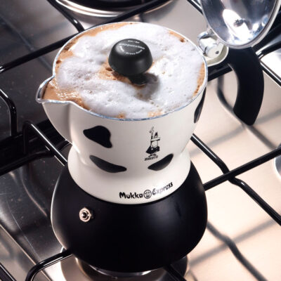 Cafetera Italiana Mukka Express para Cappuccino Bialetti preparación de café cappuccino